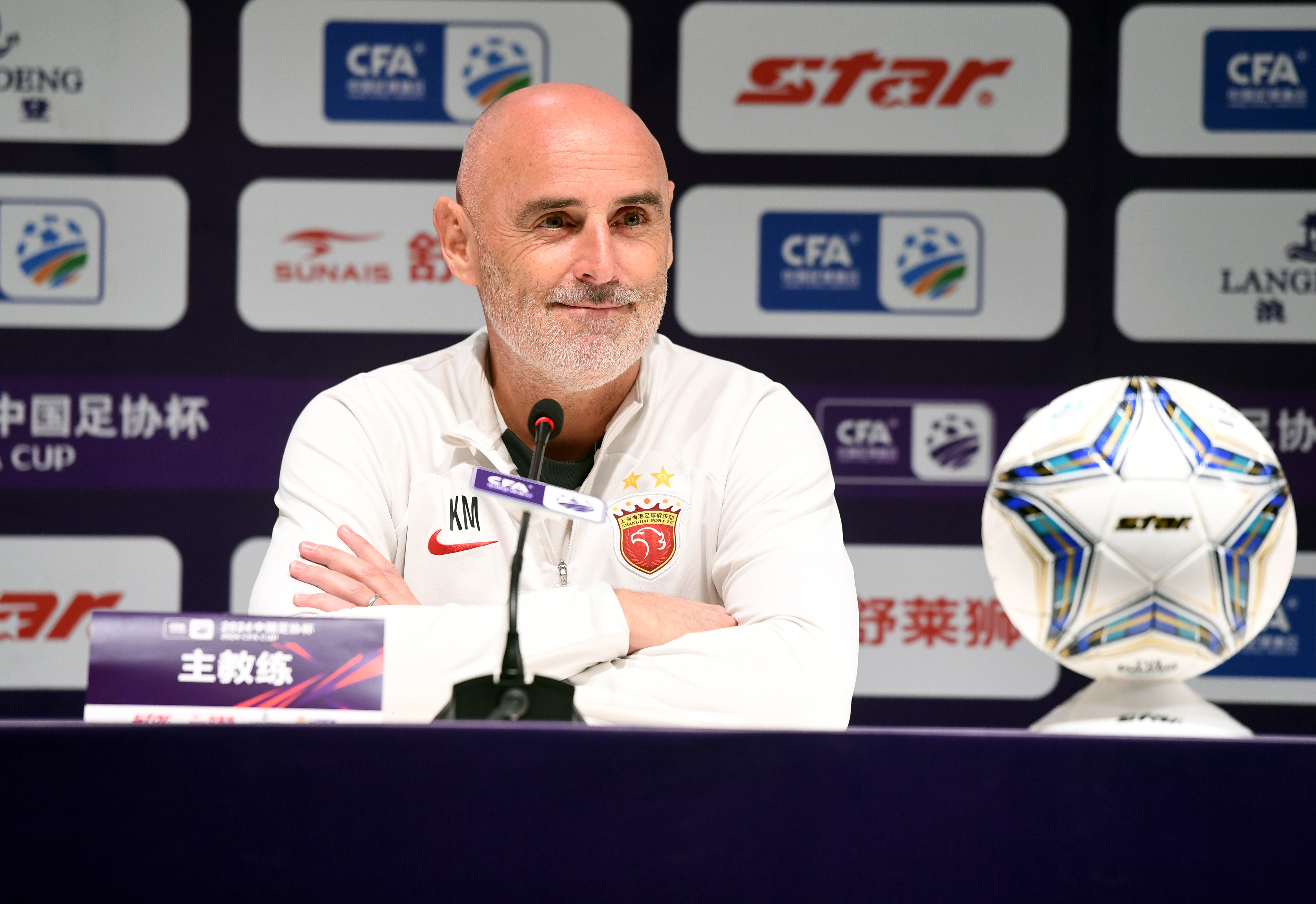 包含荷甲赛前再迎强敌,巴塞罗那伤情更新,主帅态度:目标明确,医务组通报恢复的词条-爱游戏