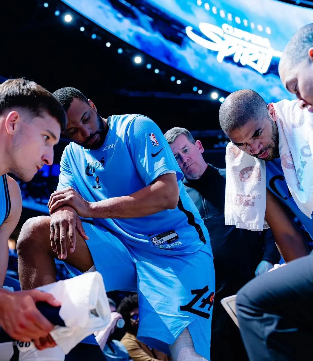 关于今夜洛杉矶快船备战NBA总决赛，内部沟通细节曝光，赛场秩序良好，医务组通报恢复的信息-爱游戏体育